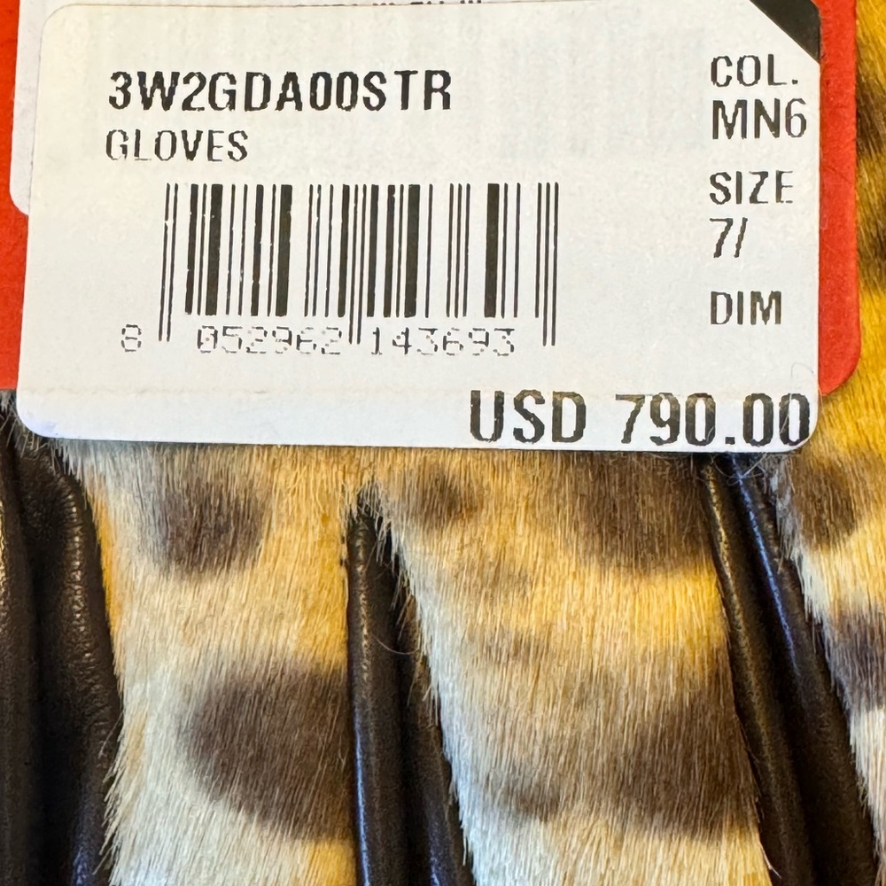 Valentino Garavani
VLogo leopard print gloves - Picture 2 of 8